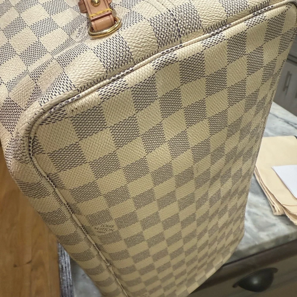 Louis Vuitton Never-Full GM. 2021 Damier Azure purchased via Poshmark. - Picture 5 of 14